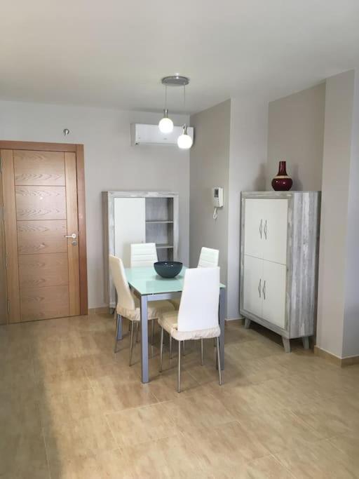 Apartamento Nuevo En Pleno Centro. Карбонерас Екстериор снимка